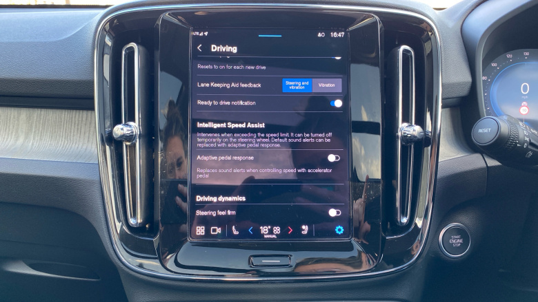 Volvo XC40 2.0 B3P Ultra Dark 5dr Auto Petrol Estate